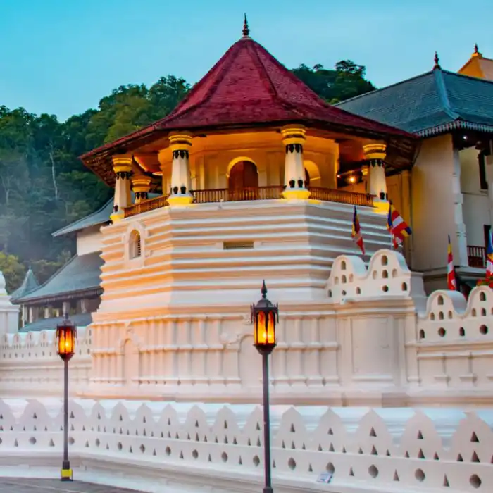 best places to visit sri lanka temple of the sacred tooth relic kandy